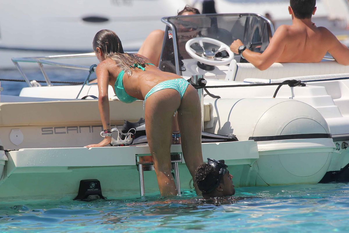 Melissa Satta Bikini Vacation Sardinia