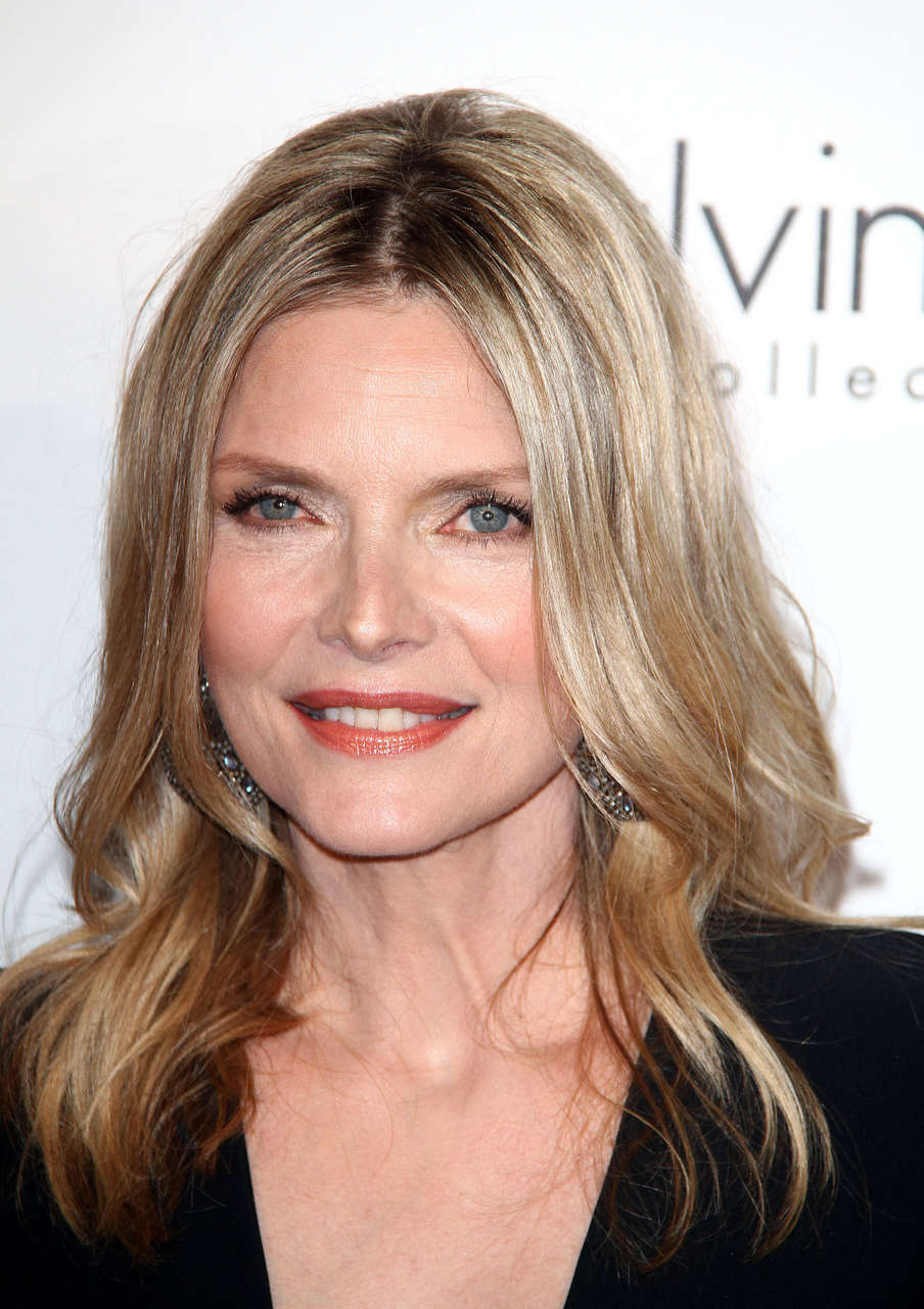Michelle Pfeiffer Elle Women Hollywood Tribute