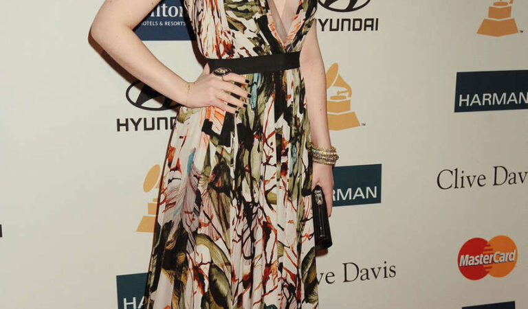 Michelle Trachtenberg Clive Davis Recording Academys 2012 Pre Grammy Gala (6 photos)