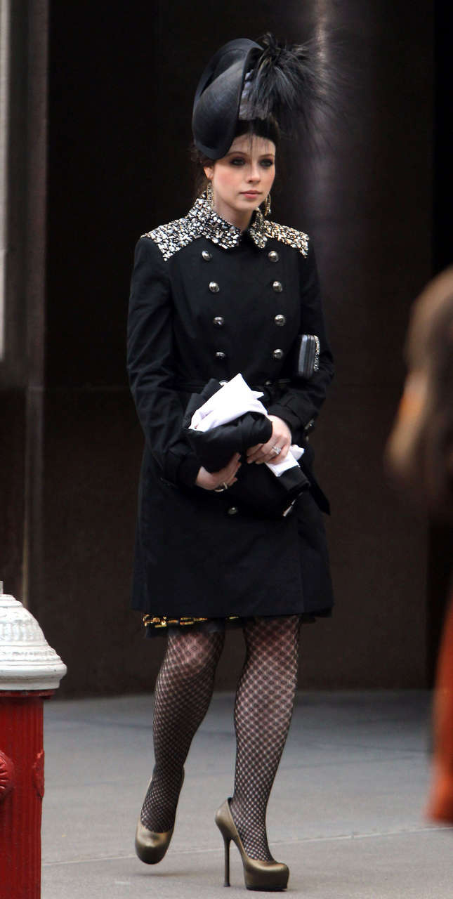 Michelle Trachtenberg Gossip Girl Set New York