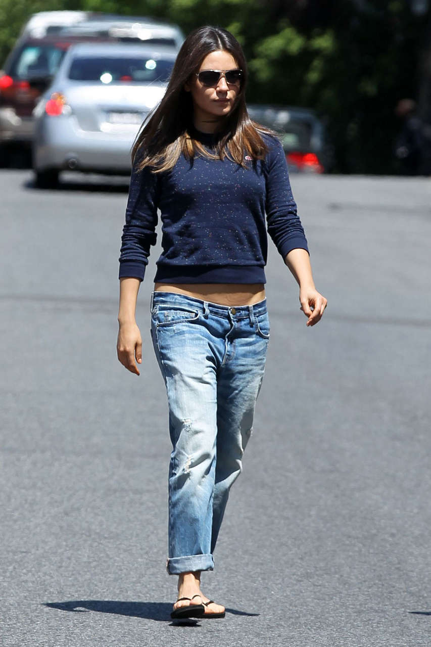 Mila Kunis Low Riding Jeans Set Blood Ties New York