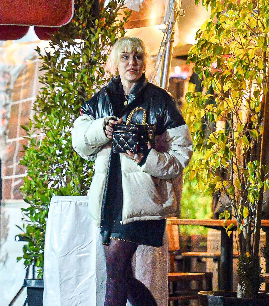 Miley And Noah Cyrus Celebrates Noah S 22nd Birthday With Friends Studio City