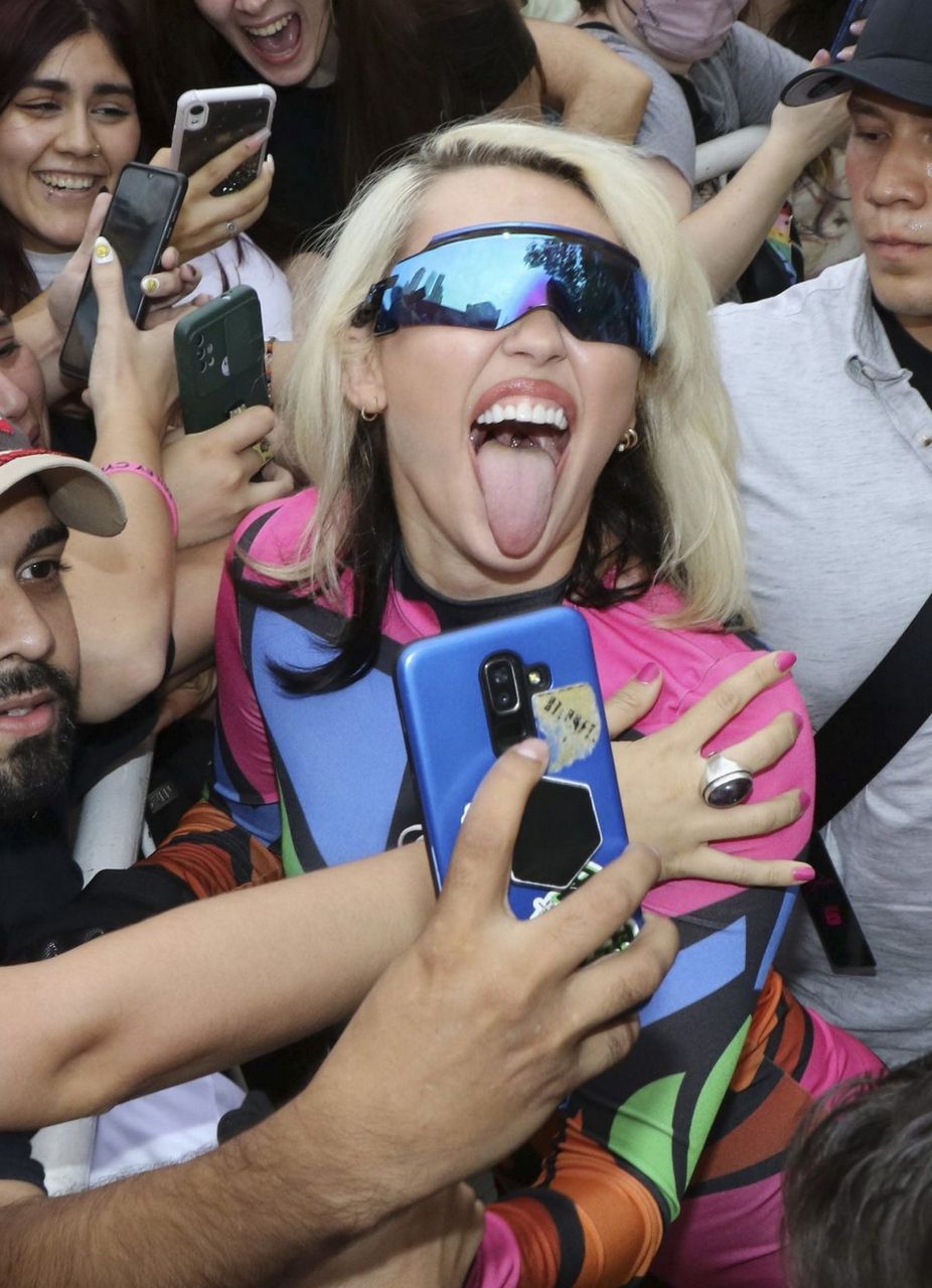 Miley Cyrus Arrives Buenos Aires