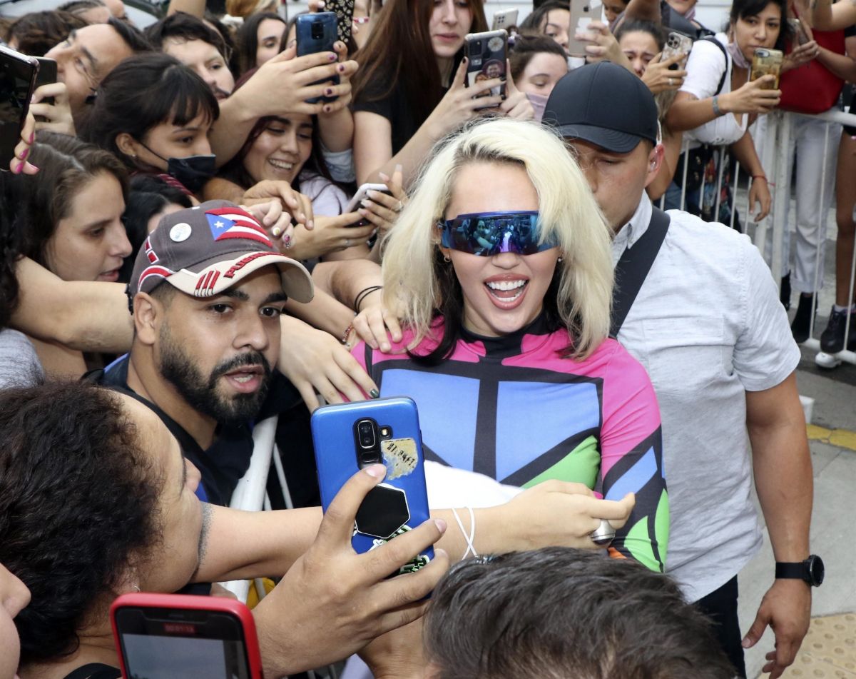 Miley Cyrus Arrives Buenos Aires