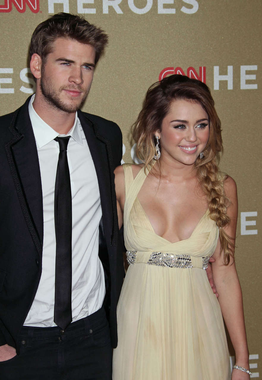 Miley Cyrus At 2011 Cnn Heroes An All Star Tribute Shrine Auditorium In Los Angeles