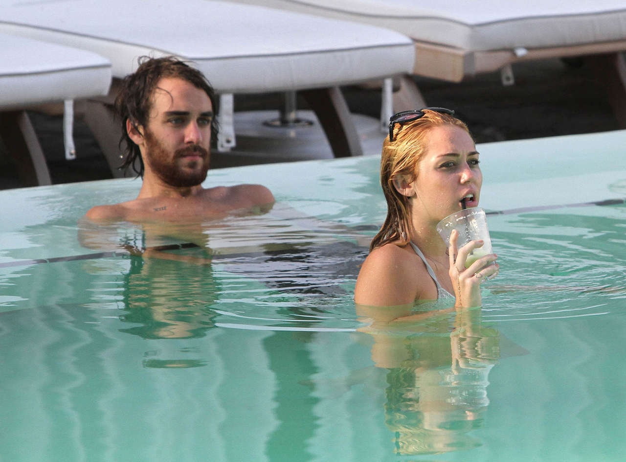 Miley Cyrus Bikini Hotel Pool Miami