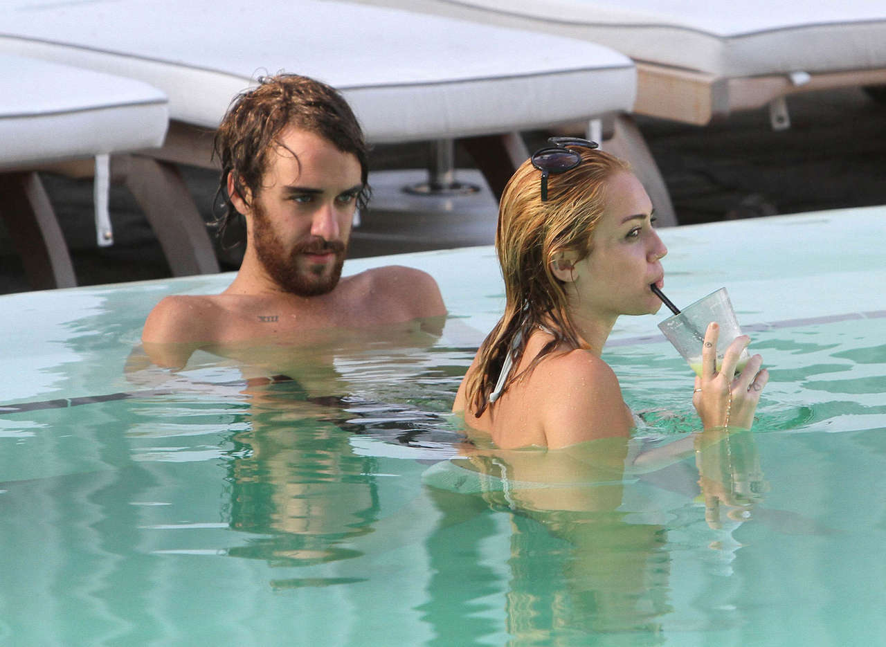 Miley Cyrus Bikini Hotel Pool Miami
