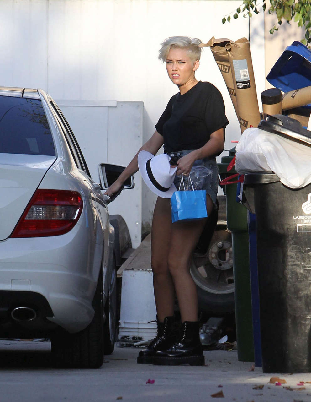 Miley Cyrus Gas Station Los Angeles