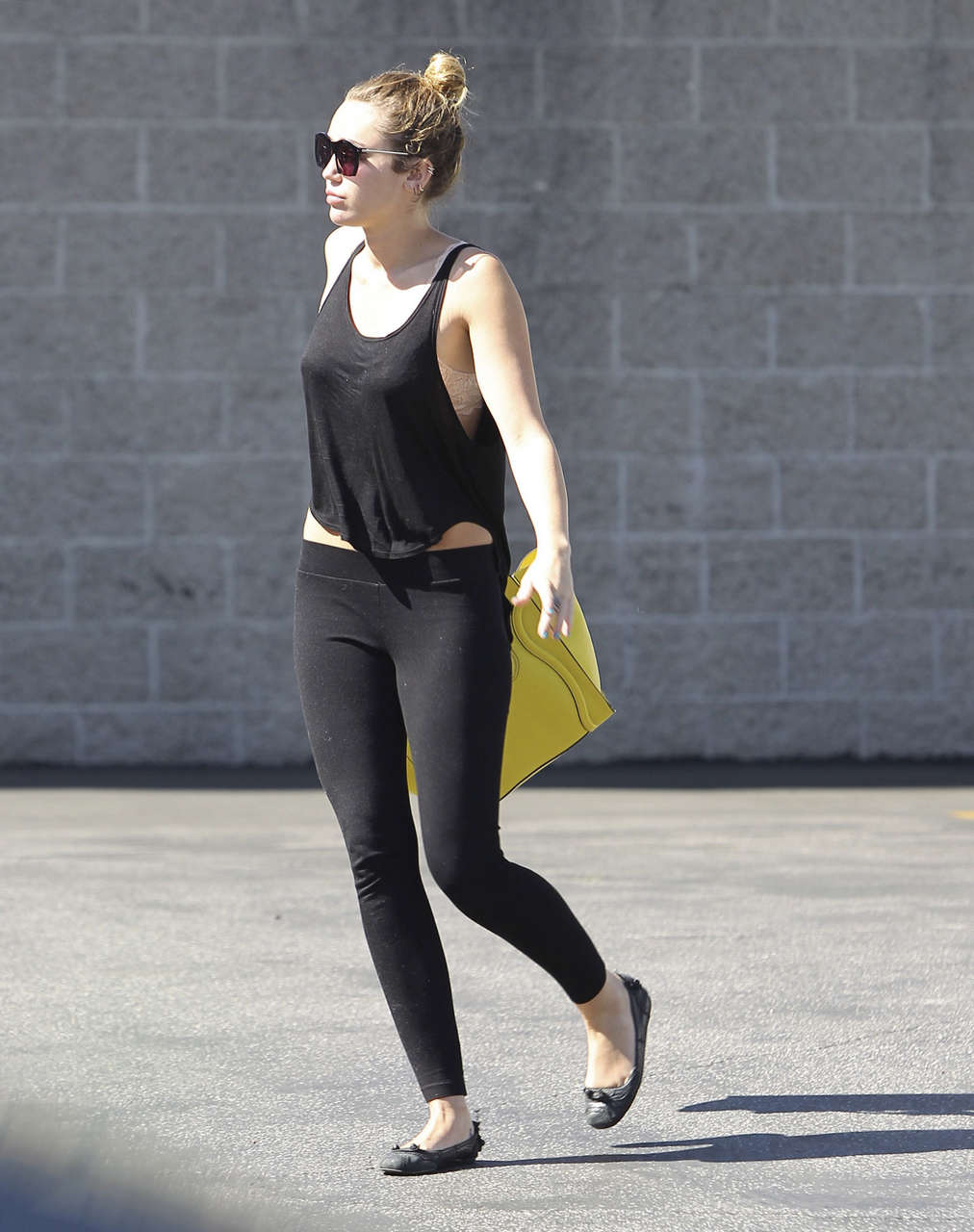 Miley Cyrus Going To Breakfast Pattys Los Angeles