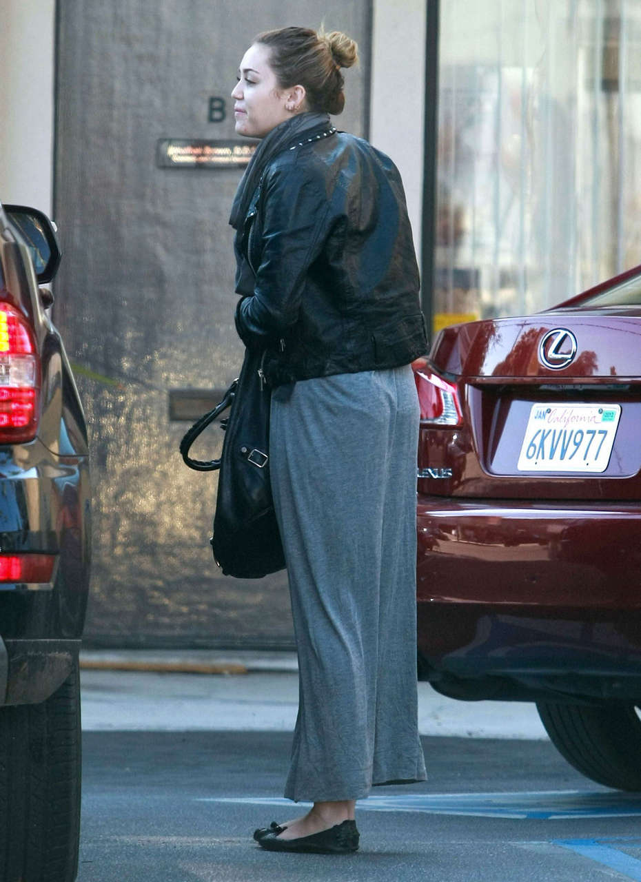 Miley Cyrus Heading To Laser Tattoo Removal Office Los Angeles