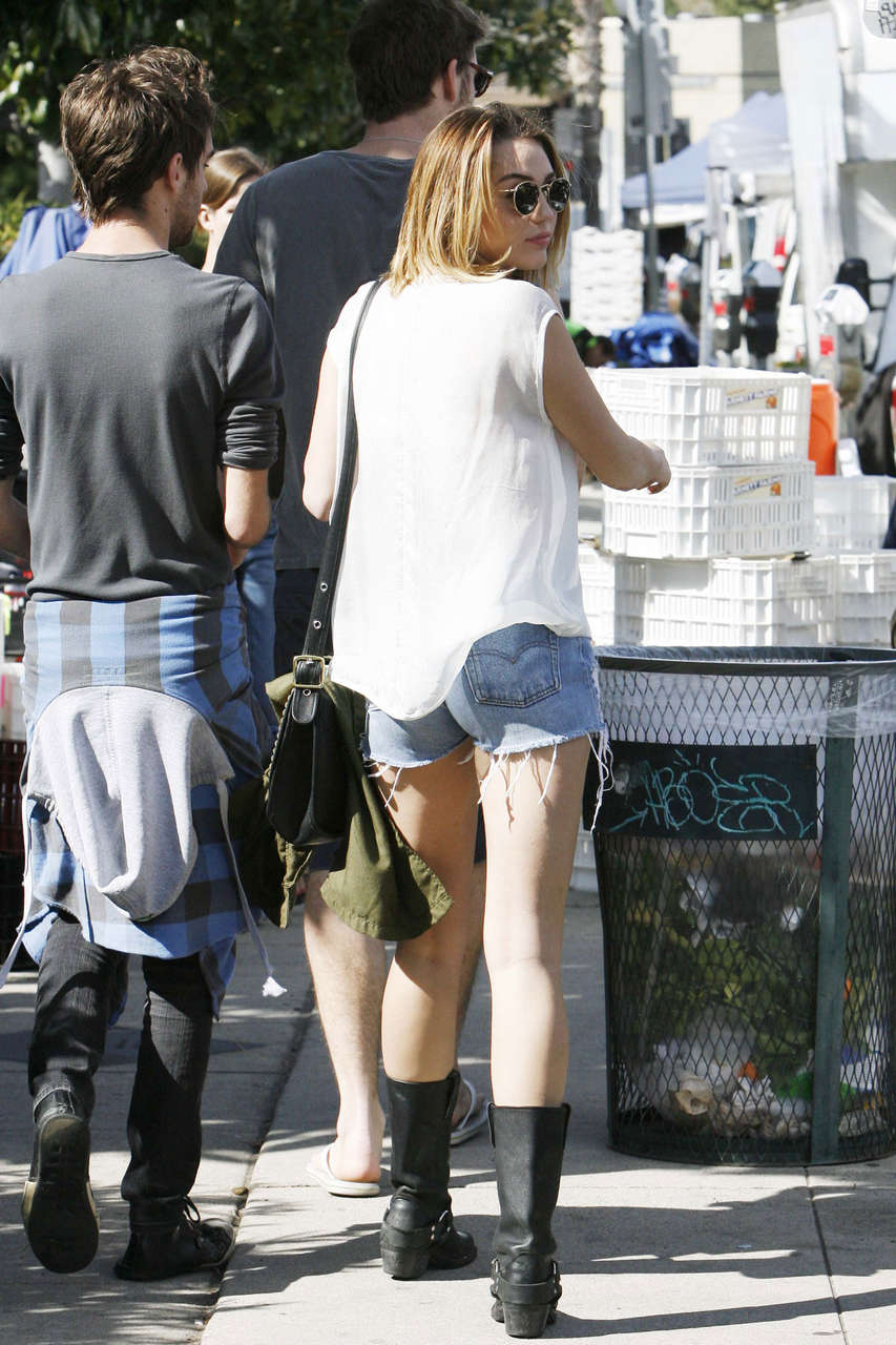 Miley Cyrus Jeans Shorts Farmers Market Los Angeles