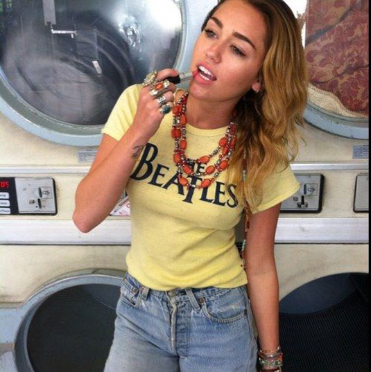 Miley Cyrus Laundromat Fun With Friends