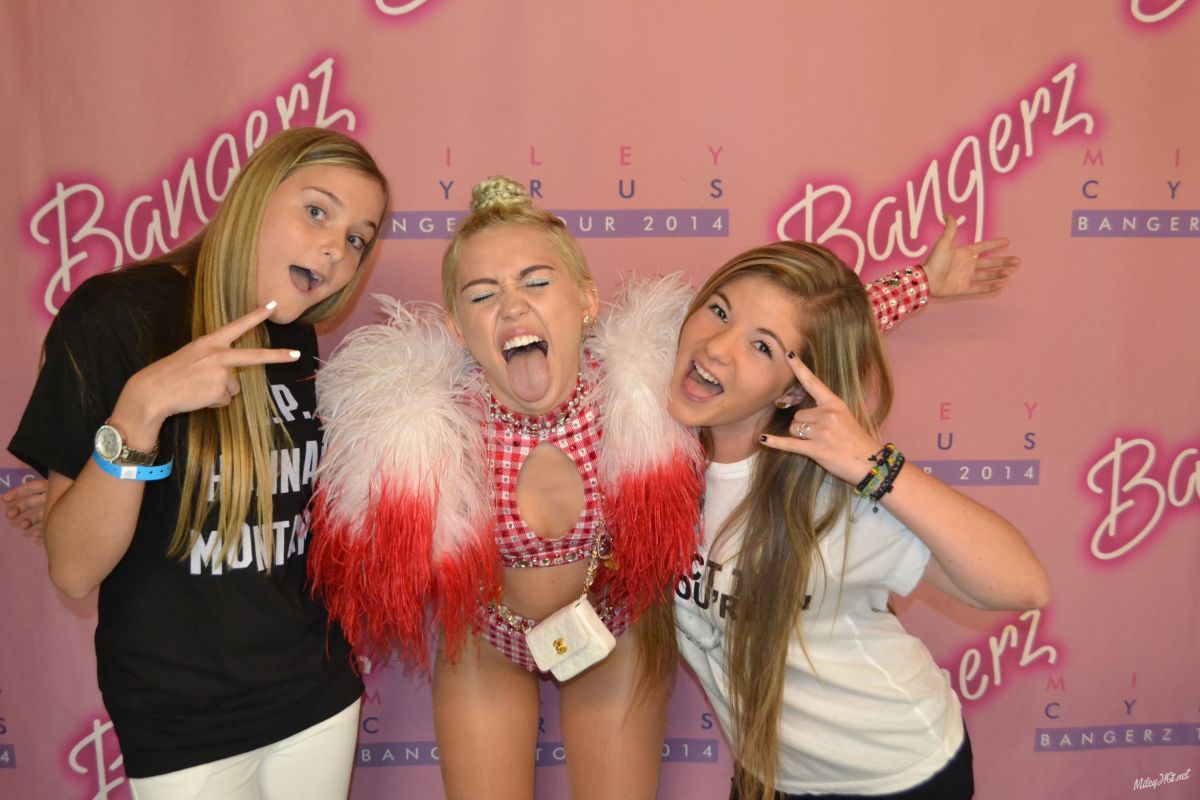Miley Cyrus Meet Greet Kfc Yum Center Louisville