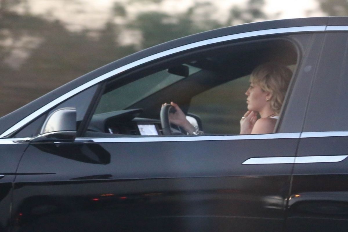 Miley Cyrus Out Driving Los Angeles