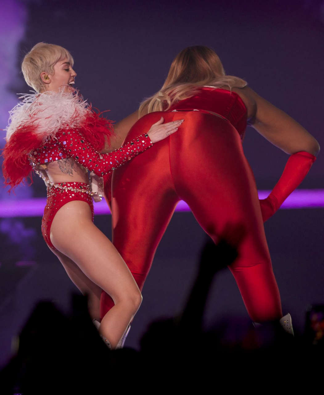 Miley Cyrus Performs Bangerz Tour Vancouver