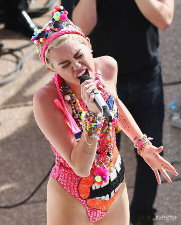 Miley Cyrus Performs Sunrise Morning Tv Opera House Sydney