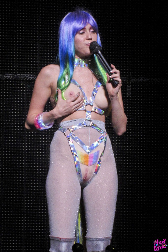 Miley Cyrus Sexy