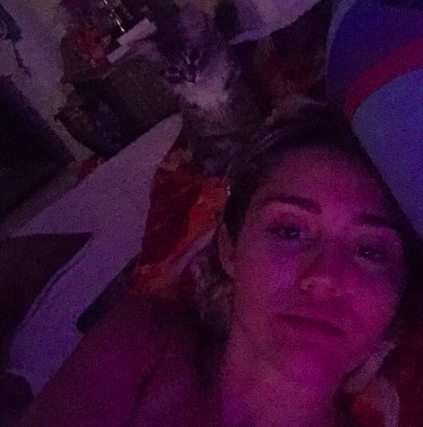 Miley Cyrus Sexy Selfies