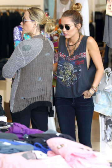Miley Cyrus Shopping Calabasas