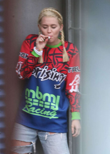 Miley Cyrus Smoking Out Sydney