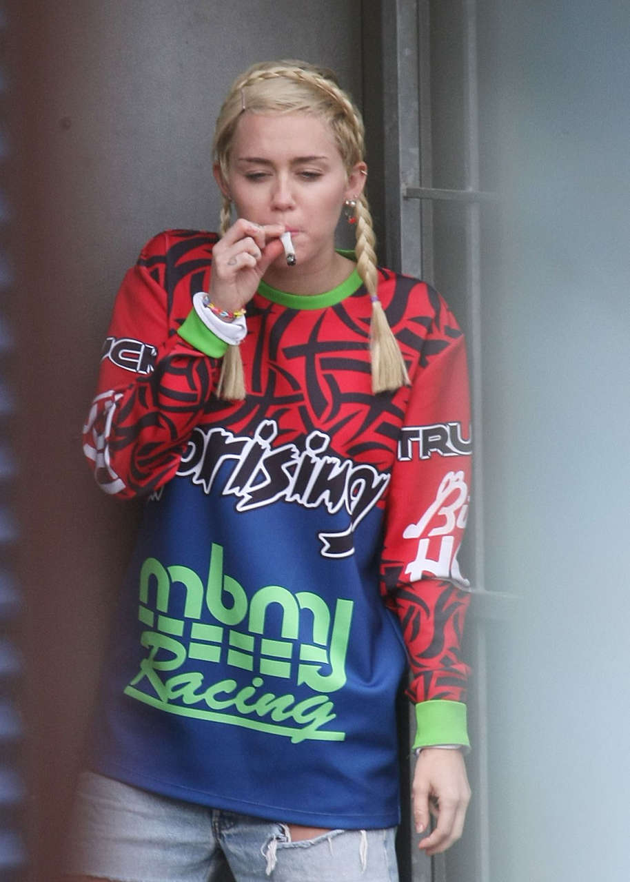 Miley Cyrus Smoking Out Sydney