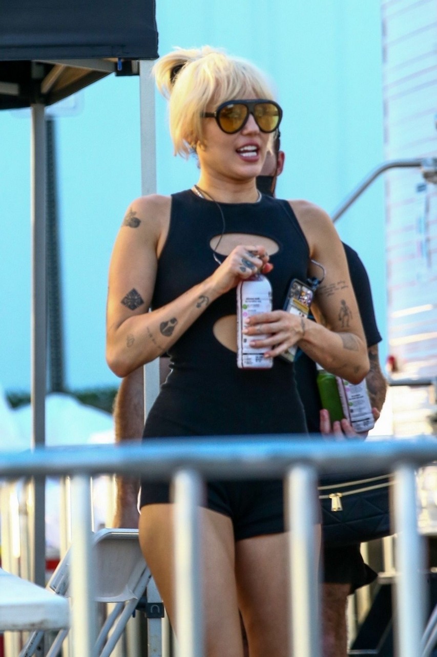 Miley Noah Cyrus Arrives Soundcheck Nbc Concert Miami