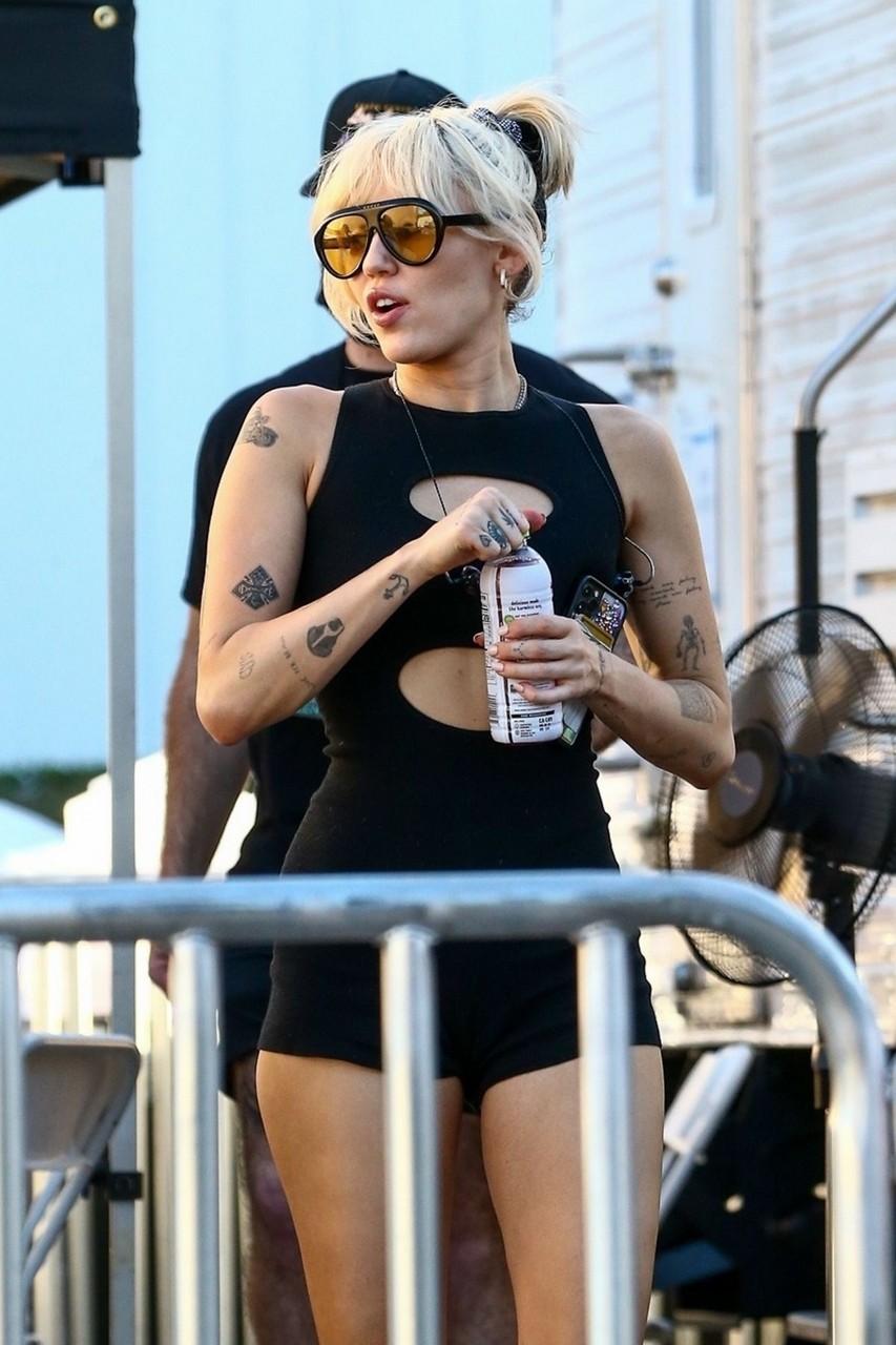 Miley Noah Cyrus Arrives Soundcheck Nbc Concert Miami