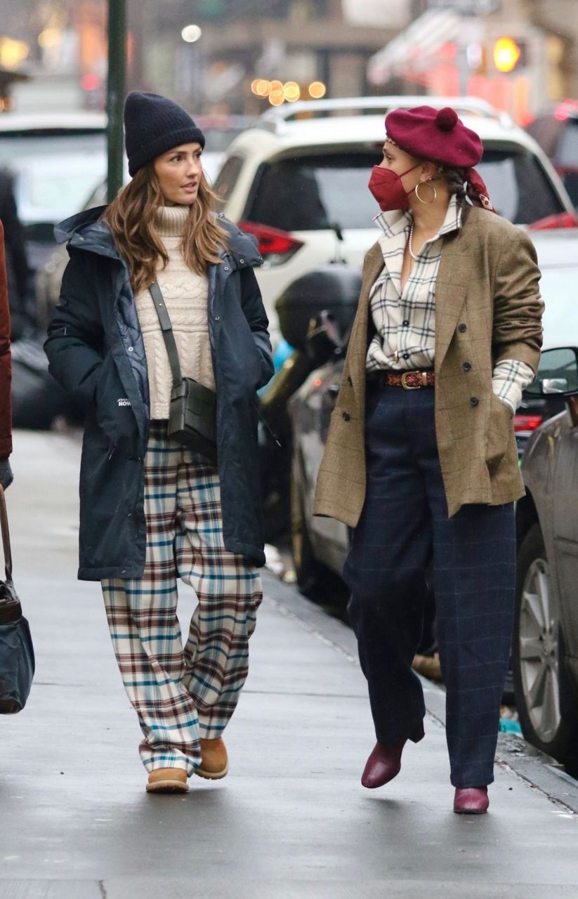 Minka Kelly And Kate Hadson And Danny Fujikawa Out For Coffee New York