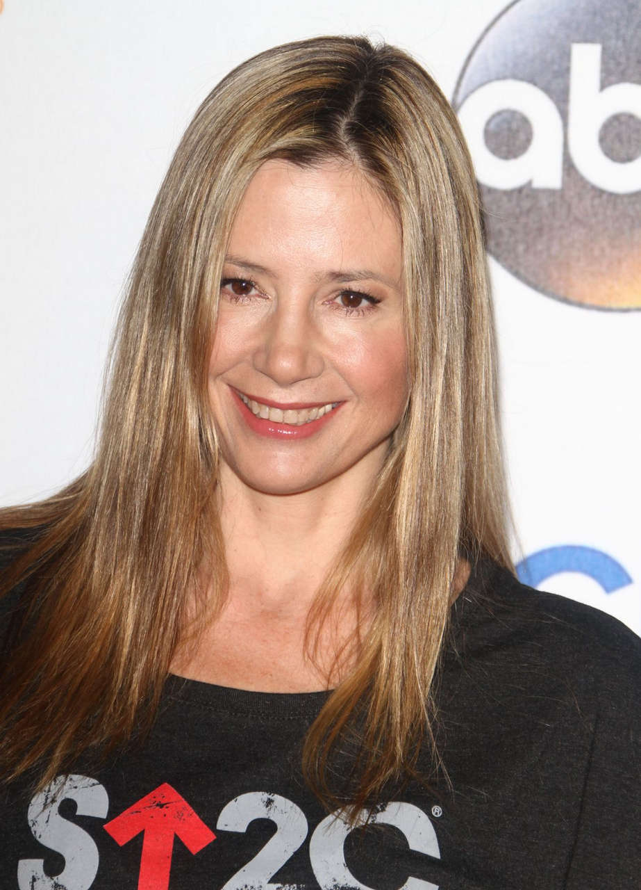 Mira Sorvino Stand Up 2 Cancer Live Benefit Hollywood