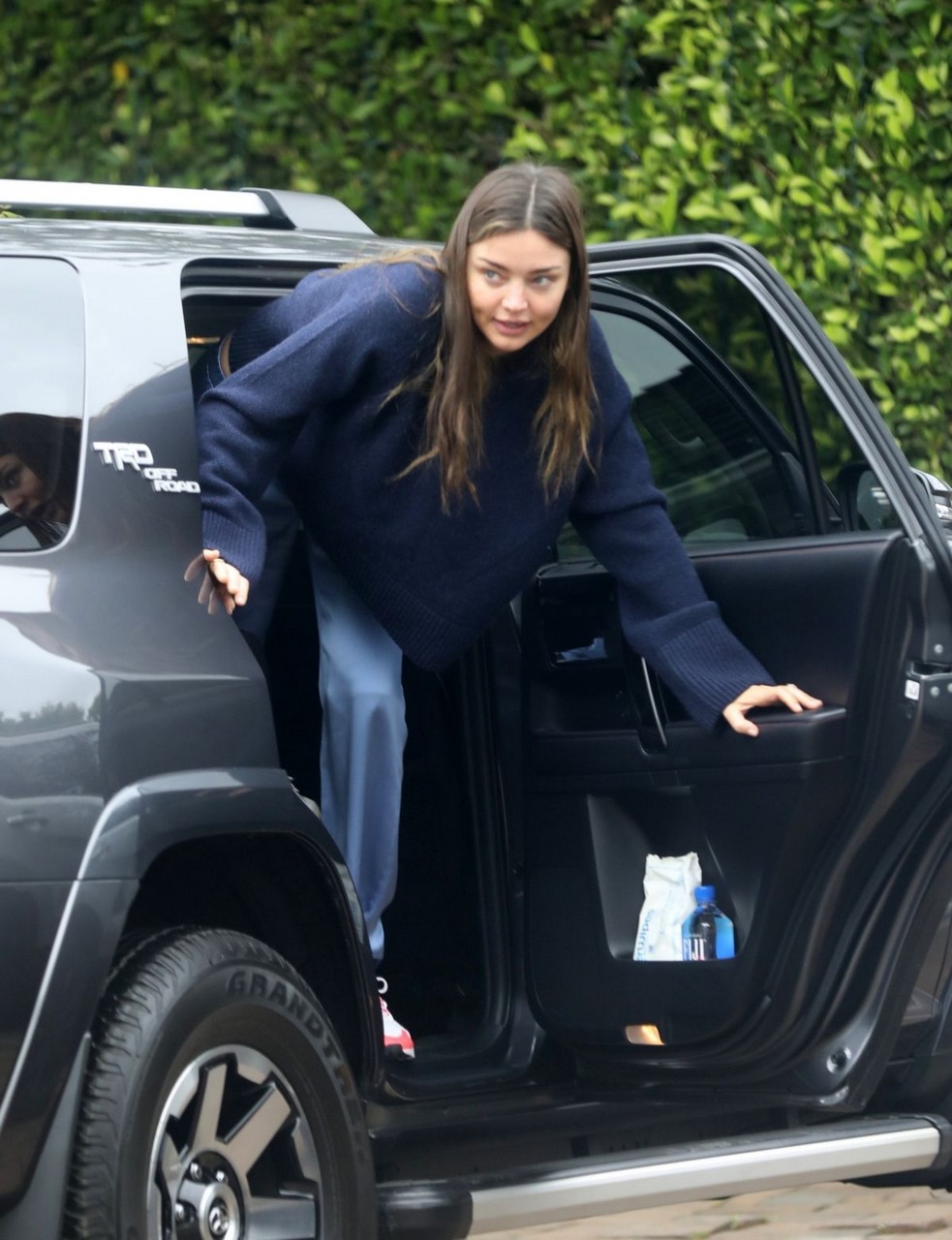 Miranda Kerr Out About Los Angeles