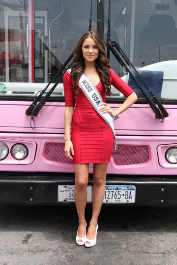 Miss Usa 2012 Olivia Culpo Big Pink Bus Launch New York