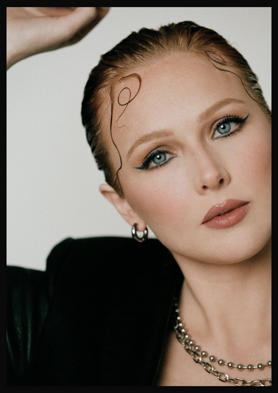 Molly Quinn For Viewties Magazine December