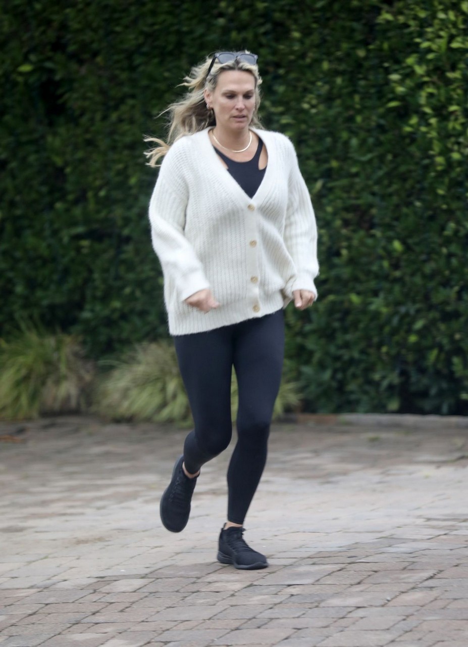 Molly Sims Out About Los Angeles