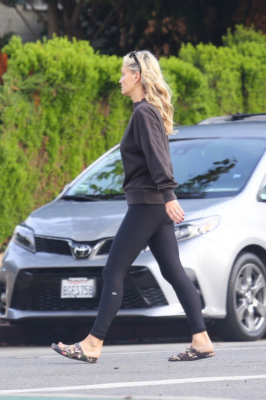 Molly Sims Out About Santa Monica