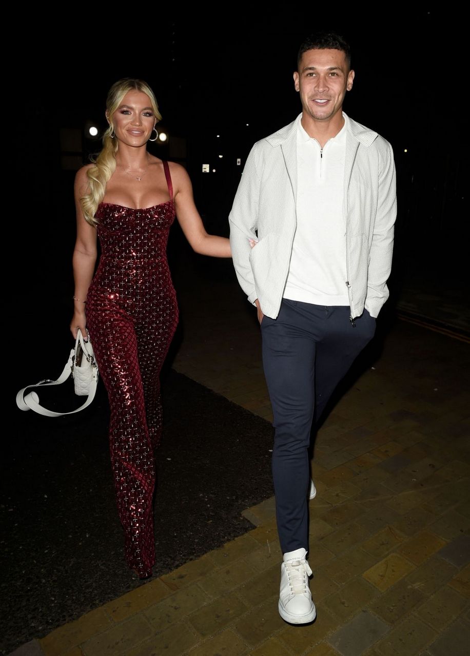 Molly Smith And Callum Jones Arrives New Year Eve Party Menagerie Bar And Restaurant Manchester