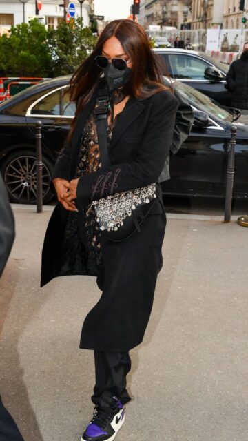 Naomi Campbell Arrives L Avenue Restaurant Paris