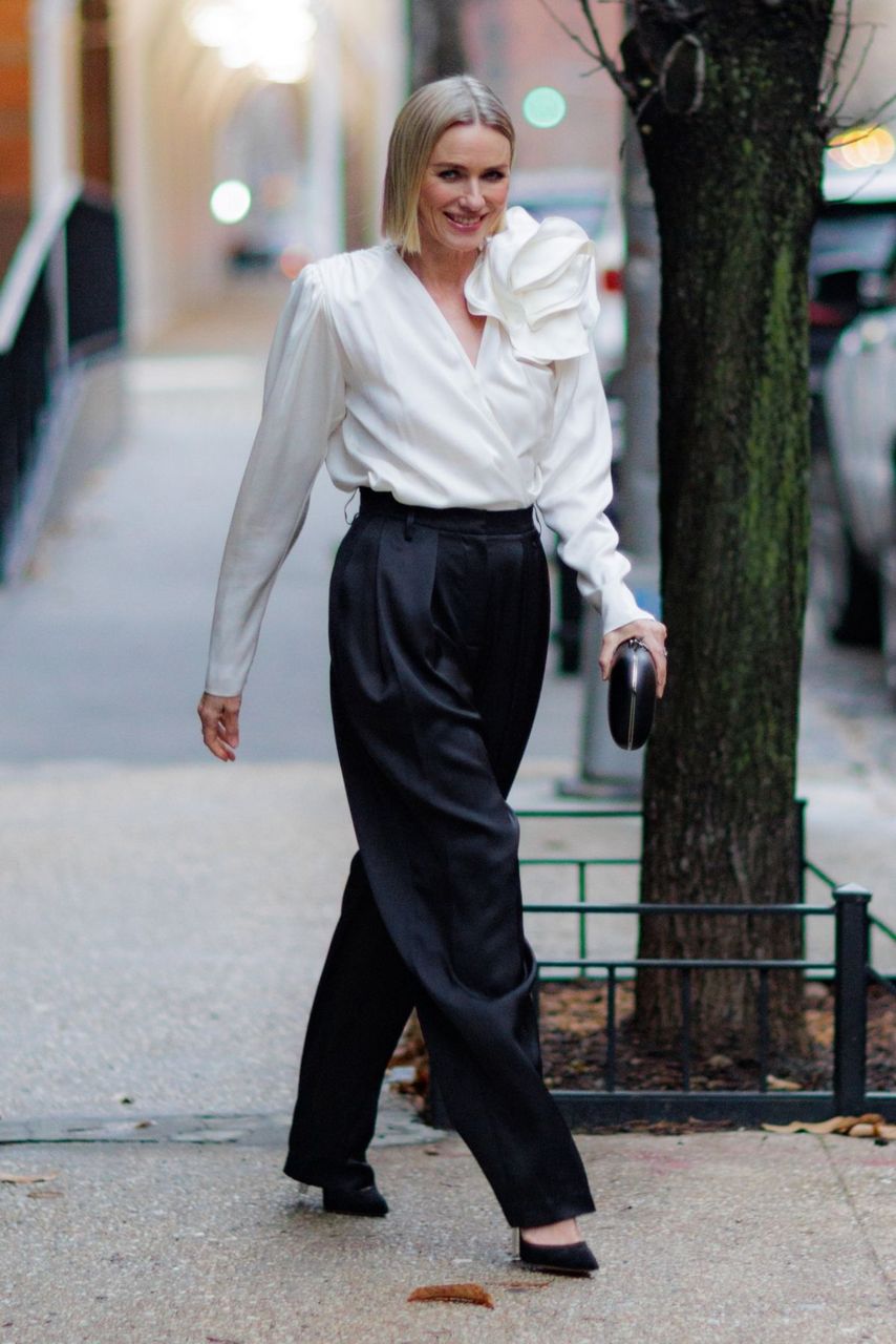 Naomi Watts Leaves Her Apartment New York