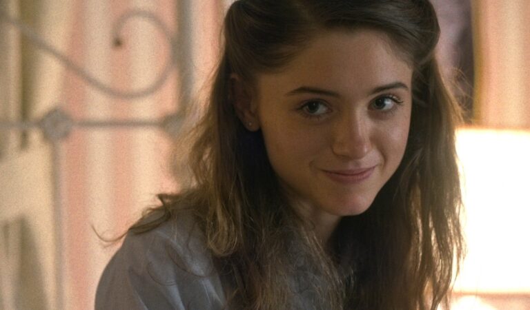 Natalia Dyer From Stranger Things (2 photos)