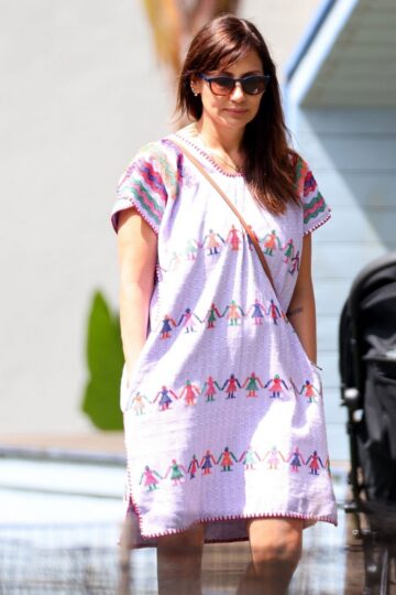 Natalie Imbruglia Out About Sydney