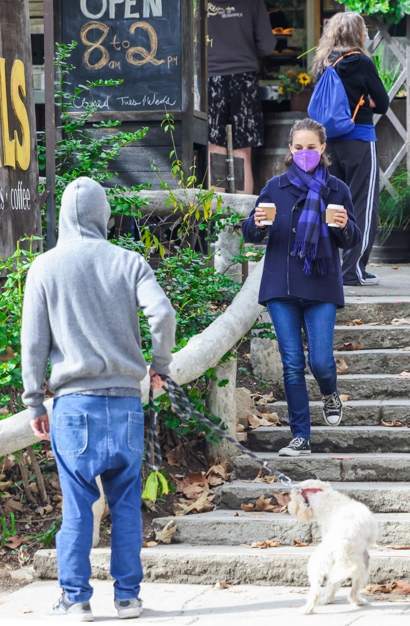 Natalie Portman Benjamin Millepied Out With Their Dog Los Feliz
