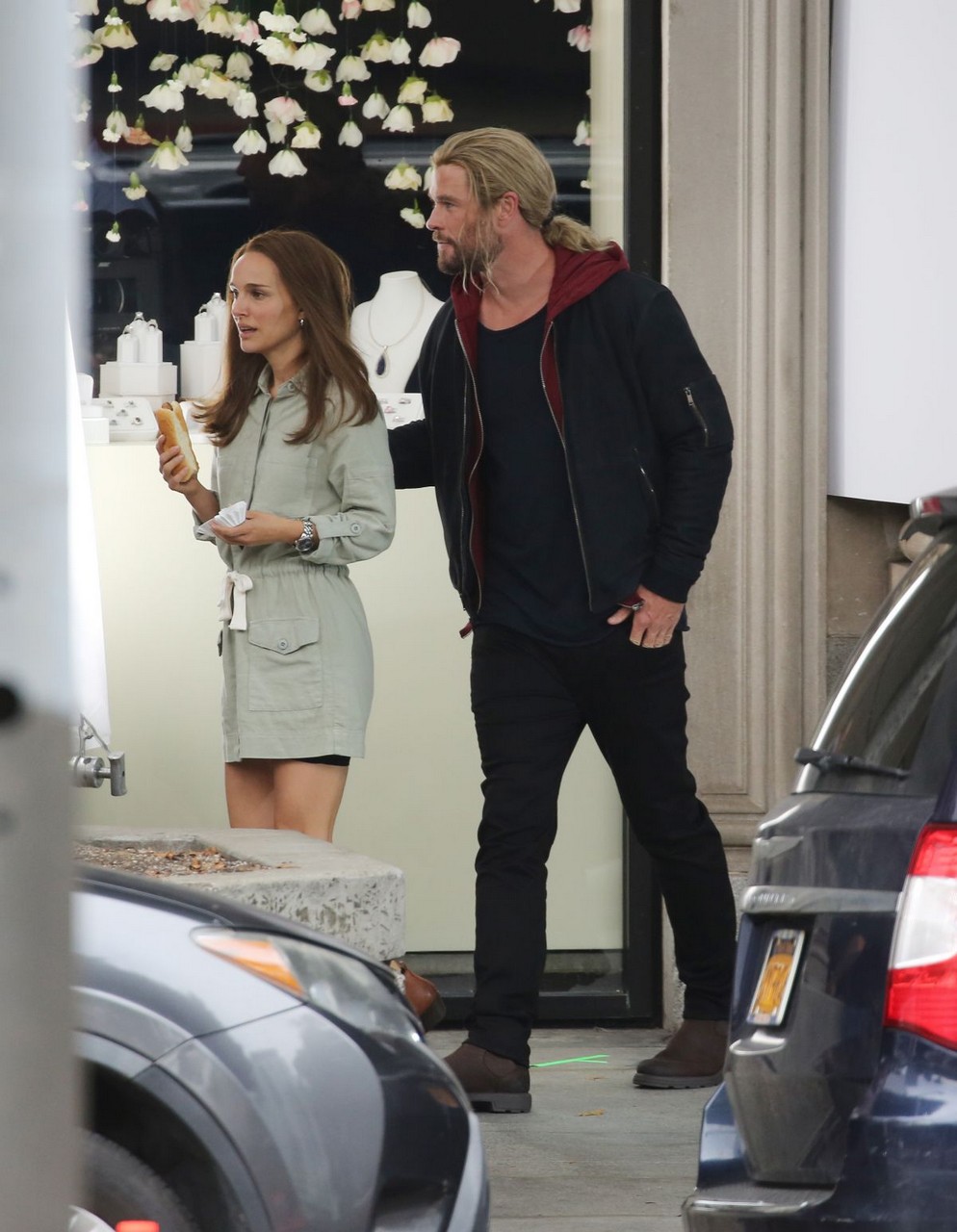 Natalie Portman Chris Hemsworth Set Thor Love Thunder Los Angeles