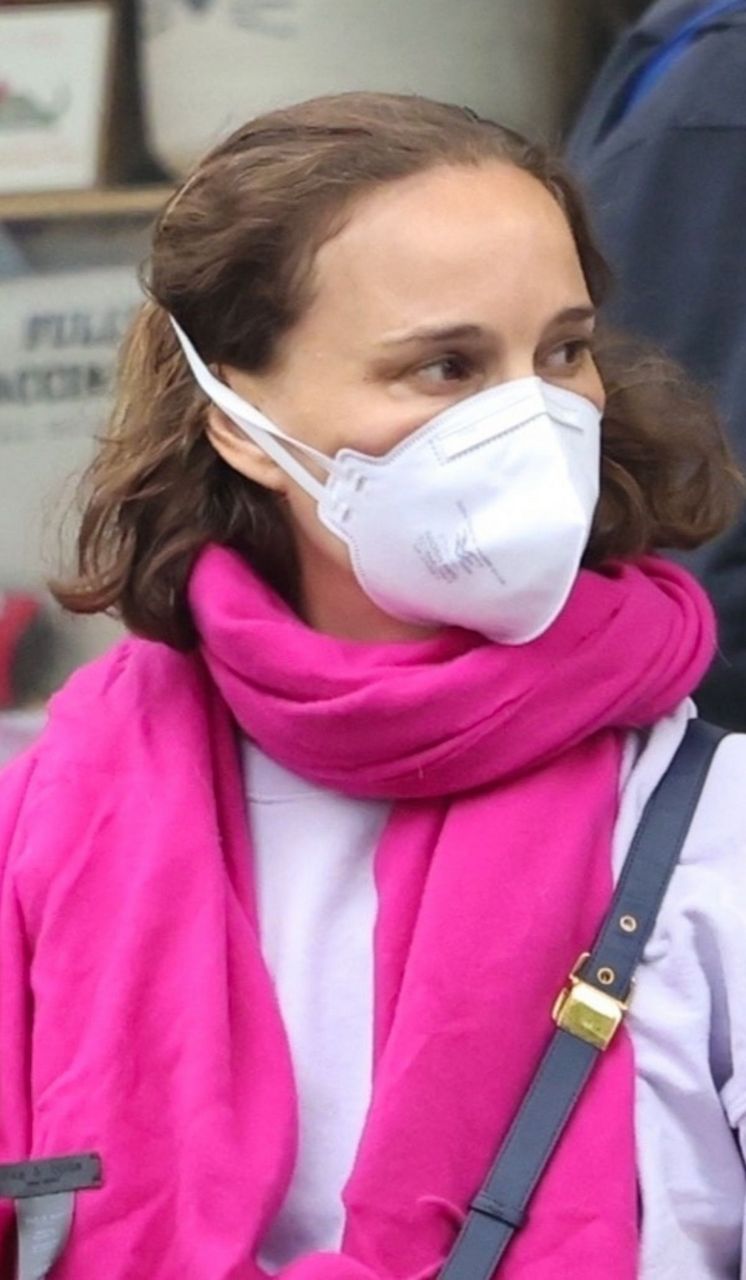 Natalie Portman Leaves La La Ling Store Los Angeles