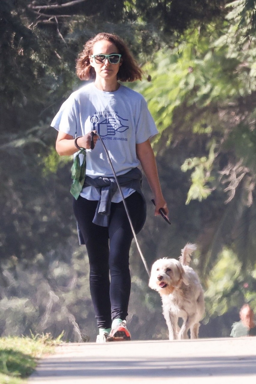 Natalie Portman Out With Her Dog Los Feliz