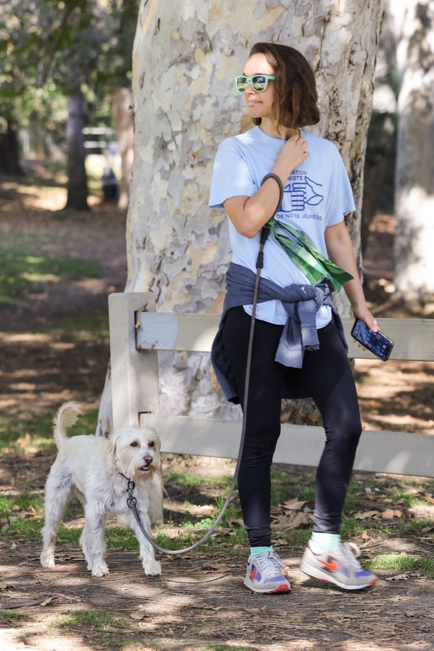 Natalie Portman Out With Her Dog Los Feliz