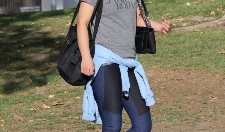 Natalie Portman Takes Her Daughter Swimming Lessons Los Angeles (7 photos)