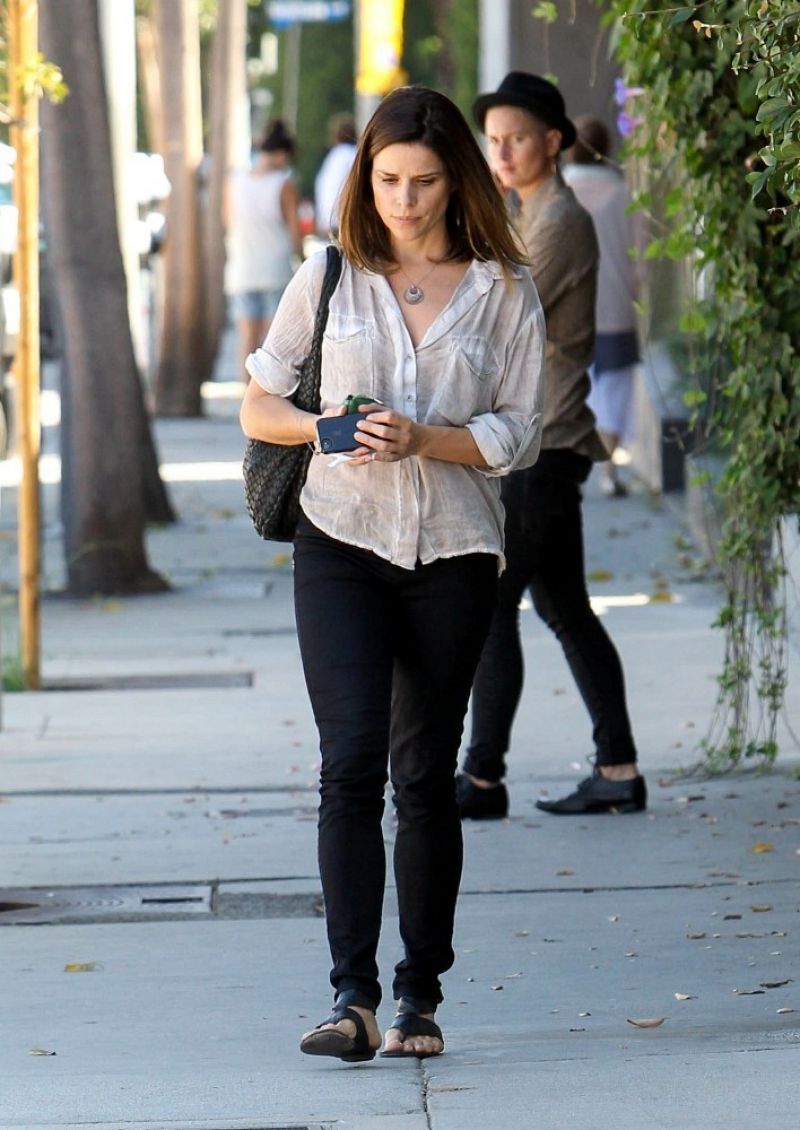 Neve Campbell Out About Beverly Hills