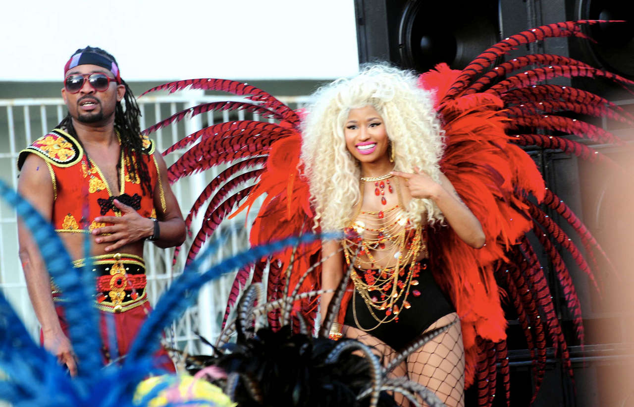 Nicki Minaj Filming Pound Alarm Music Video Trinidad