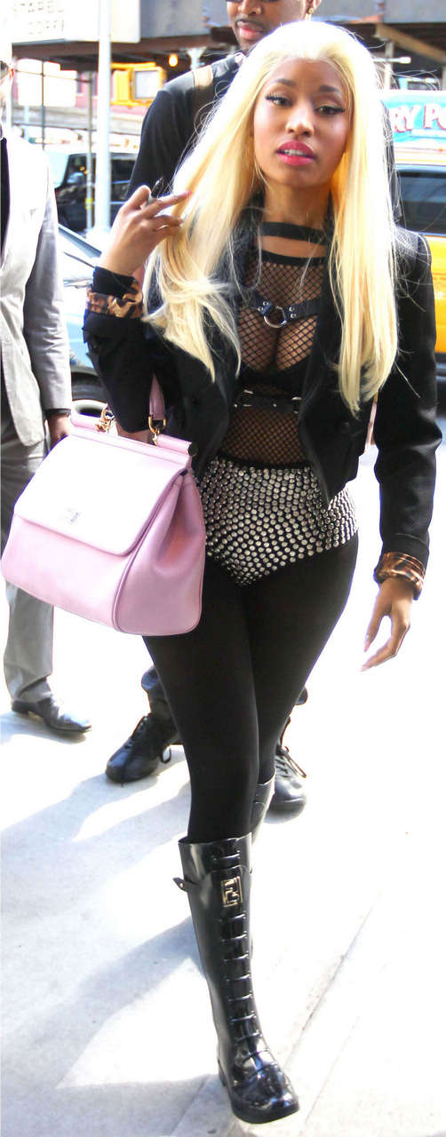 Nicky Minaj Outside Her New Yorks Hotel
