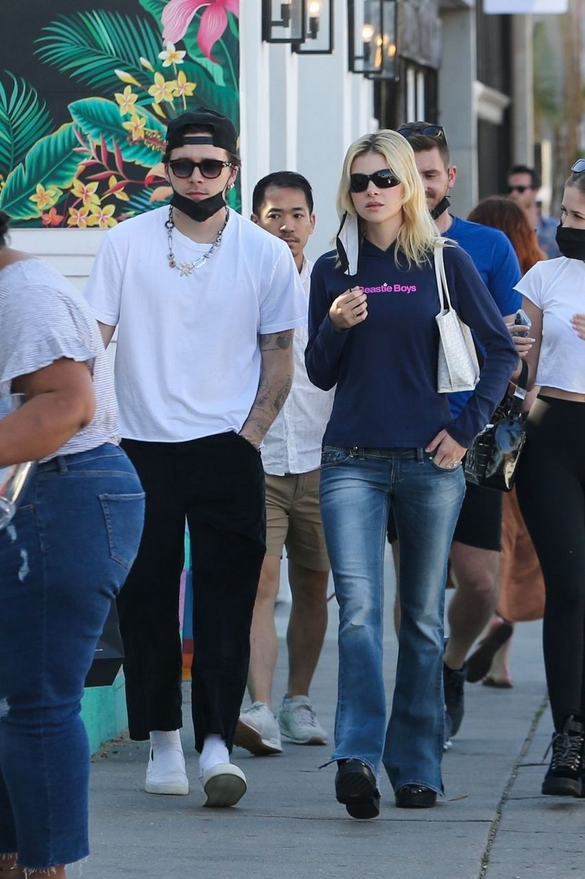 Nicola Peltz And Brooklyn Beckham Out Shopping On Abbot Kinney Venice Beach