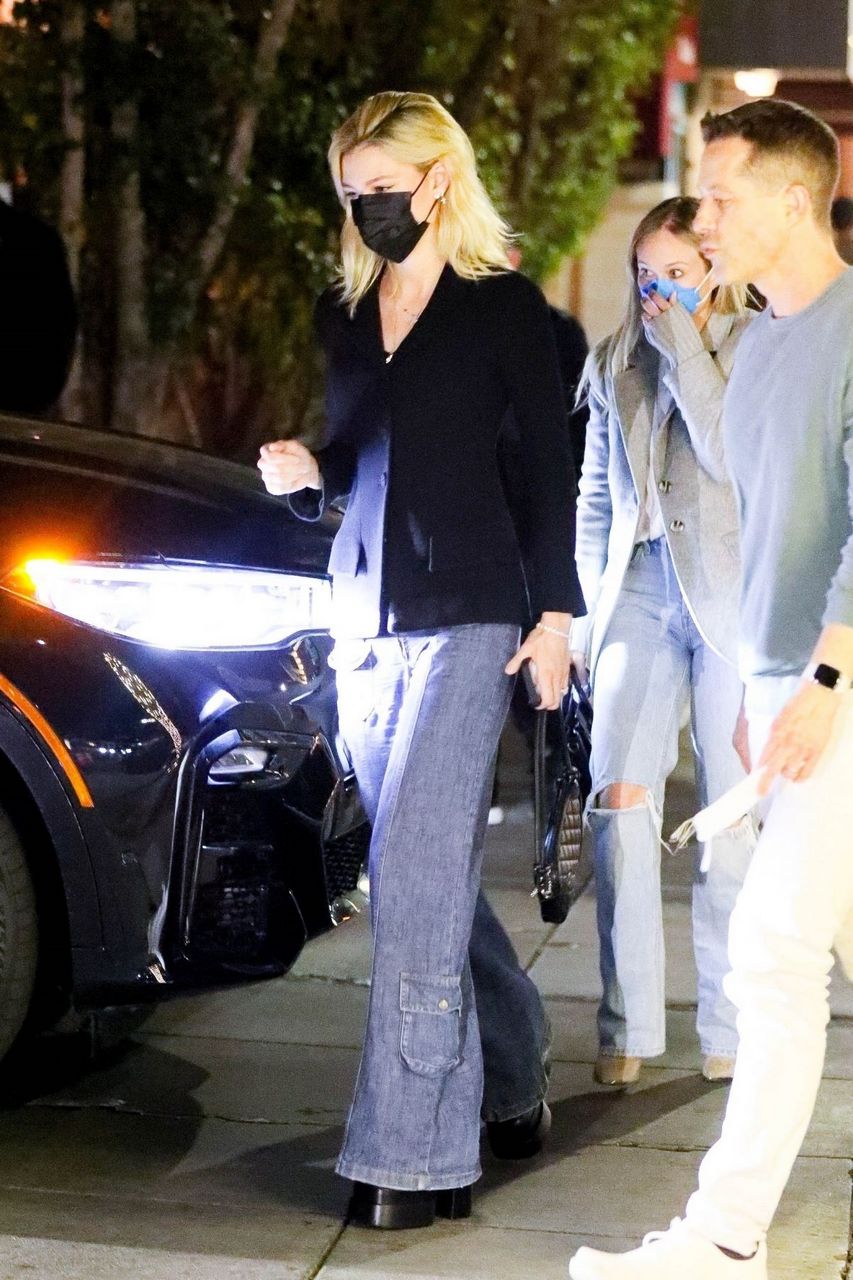Nicola Peltz Out For Dinner With Friends Matsuhisa Beverly Hills